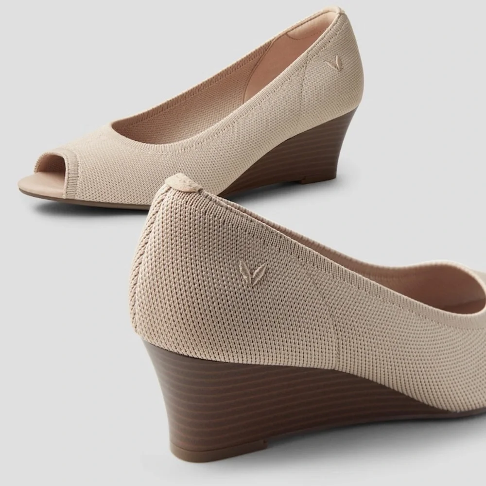Vivaia Tamia Peep Toe Wedge in Almond Beige Cream size 40.5 / 9.5 US